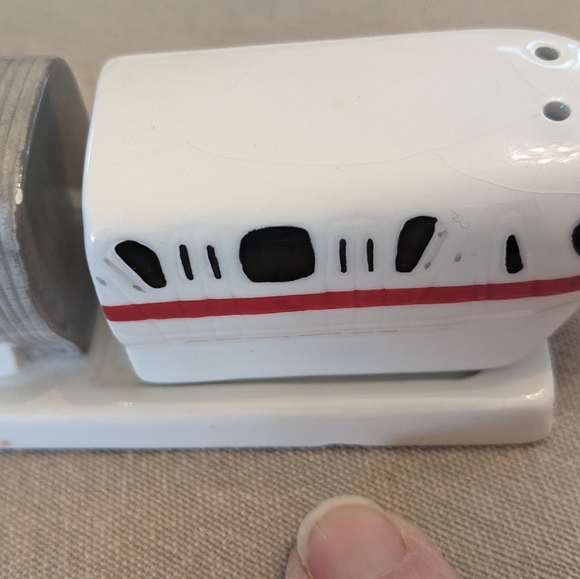 Disney Monorail Red Salt and Pepper - Picture 6 of 11